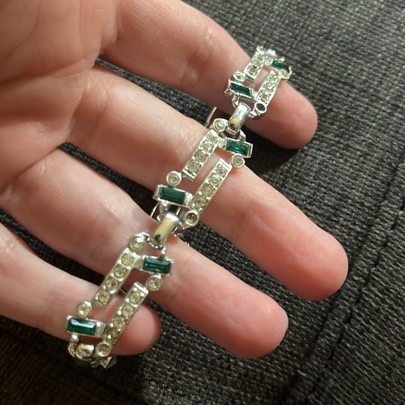 Vintage Sarah Coventry Emerald Ice Bracelet & Earrings Jewelry Set - Picture 9 of 16